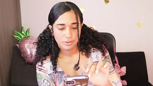 Snapshot of Mysensualbrunette1 chatting on 01.17.25 Mysensualbrunette1 online show from 01.17.25