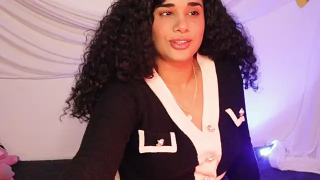 Snapshot of Mysensualbrunette1 chatting on 03.01.25 Mysensualbrunette1 online show from 03.01.25