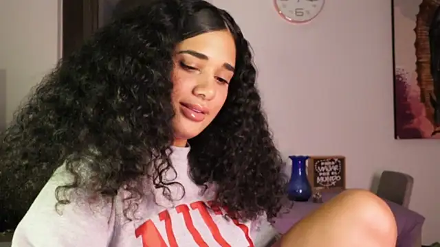 Snapshot of Mysensualbrunette1 chatting on 03.20.25 Mysensualbrunette1 online show from 03.20.25