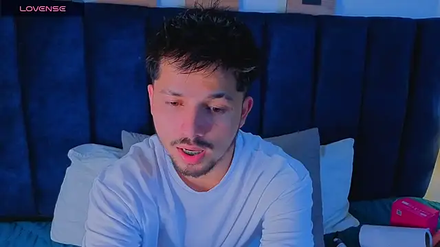 Snapshot of Issac_james_ chatting on 03.27.26 Issac james online show from 03.27.26