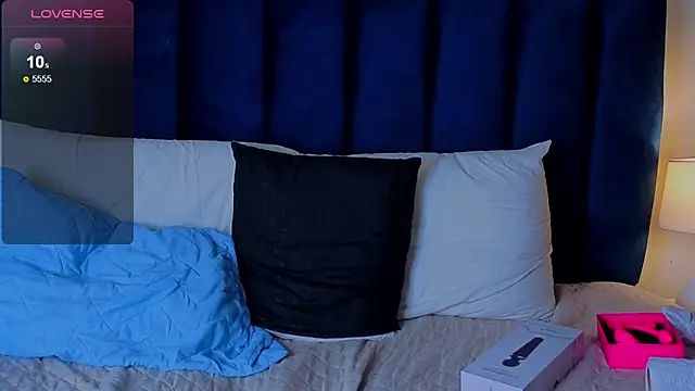 Snapshot of Issac_james_ chatting on 04.09.26 Issac james online show from 04.09.26