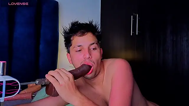 Snapshot of Issac_james_ chatting on 04.14.26 Issac james online show from 04.14.26