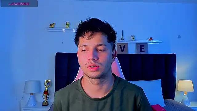 Snapshot of Issac_james_ chatting on 04.15.26 Issac james online show from 04.15.26