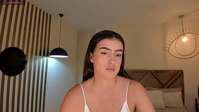 PaulinaSantos  online show from 04.28.26