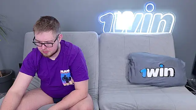 Snapshot of Ksenny chatting on 12.07.24 Ksenny online show from 12.07.24