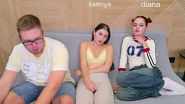 Snapshot of Ksenny chatting on 09.15.25 Ksenny online show from 09.15.25