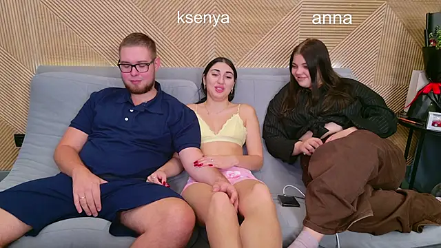 Snapshot of Ksenny chatting on 10.24.25 Ksenny online show from 10.24.25