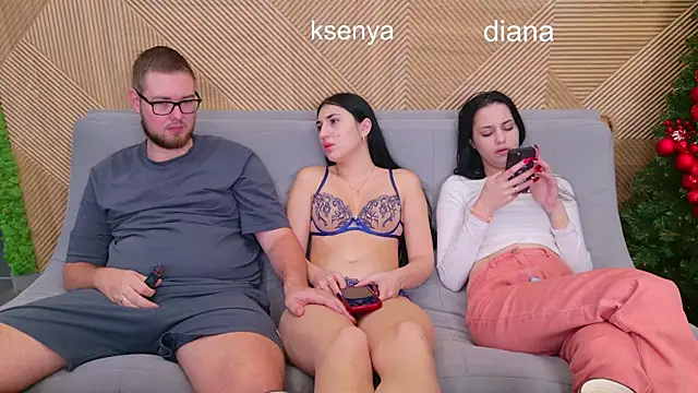 Snapshot of Ksenny chatting on 12.16.25 Ksenny online show from 12.16.25