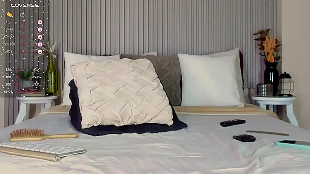 Snapshot of romina-brunette chatting on 12.12.24 romina-brunette online show from 12.12.24