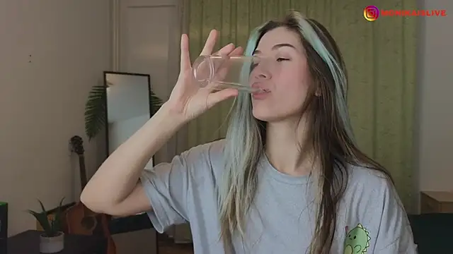 Snapshot of monikavenom chatting on 02.02.25 monikavenom online show from 02.02.25