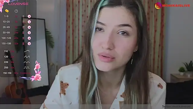 Snapshot of monikavenom chatting on 02.20.25 monikavenom online show from 02.20.25