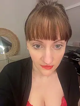 victoirenextdoor online show from 12.02.25