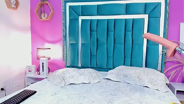 Snapshot of LORENSCOLLINS chatting on 01.17.25 LORENSCOLLINS online show from 01.17.25