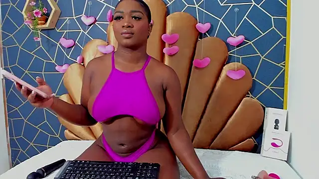 Snapshot of LORENSCOLLINS chatting on 02.01.25 LORENSCOLLINS online show from 02.01.25