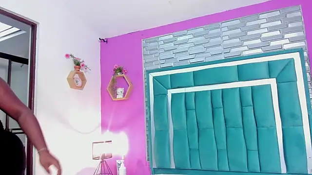 Snapshot of LORENSCOLLINS chatting on 10.04.25 LORENSCOLLINS online show from 10.04.25