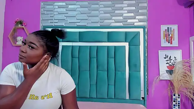 Snapshot of LORENSCOLLINS chatting on 10.07.25 LORENSCOLLINS online show from 10.07.25