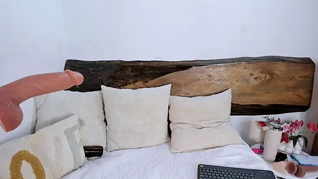 Abrilqueen online show from 09.30.25