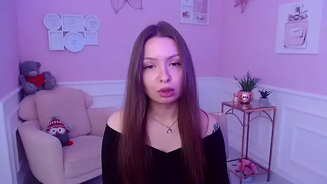 LucySkilar online show from 01.23.25