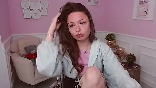 LucySkilar online show from 04.26.26