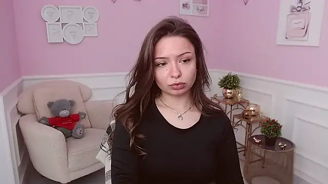 LucySkilar online show from 05.04.26