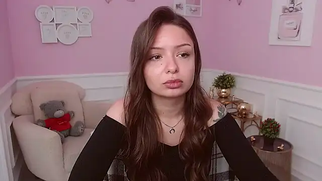 LucySkilar online show from 06.07.26
