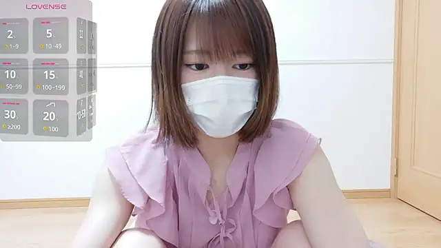 Snapshot of QoMeioQ chatting on 06.17.26 QoMeioQ online show from 06.17.26