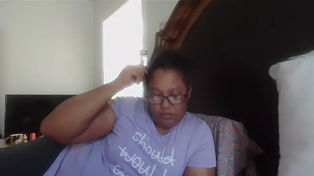 ebonyred online show from 04.24.26