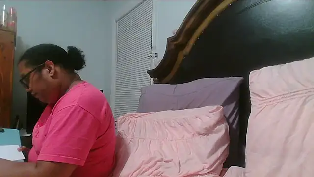 ebonyred online show from 04.29.26