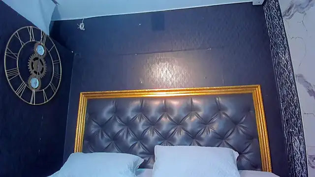 Snapshot of AgarEvans chatting on 11.02.25 AgarEvans online show from 11.02.25