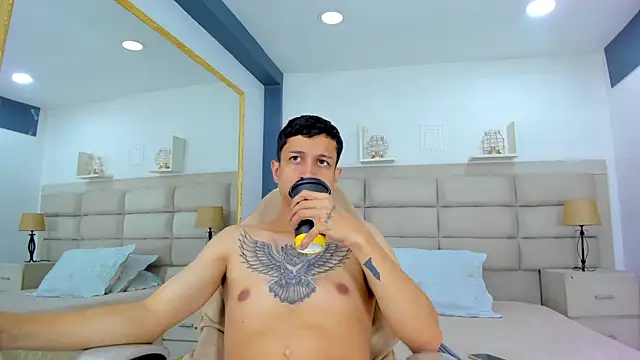 Snapshot of AgarEvans chatting on 12.19.25 AgarEvans online show from 12.19.25