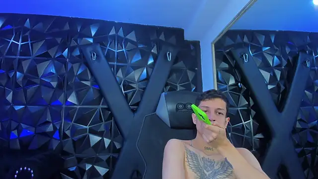 Snapshot of AgarEvans chatting on 03.25.26 AgarEvans online show from 03.25.26