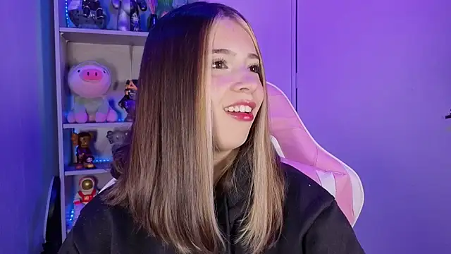 Snapshot of EmilyMiller_ chatting on 10.14.25 EmilyMiller  online show from 10.14.25