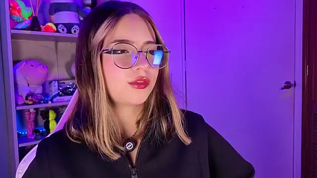 EmilyMiller  online show from 05.04.26
