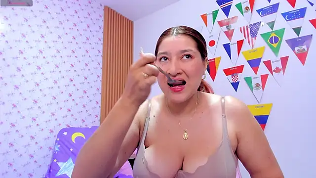 Soyqueen online show from 06.17.26