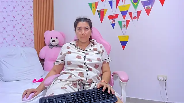 Soyqueen online show from 07.13.26