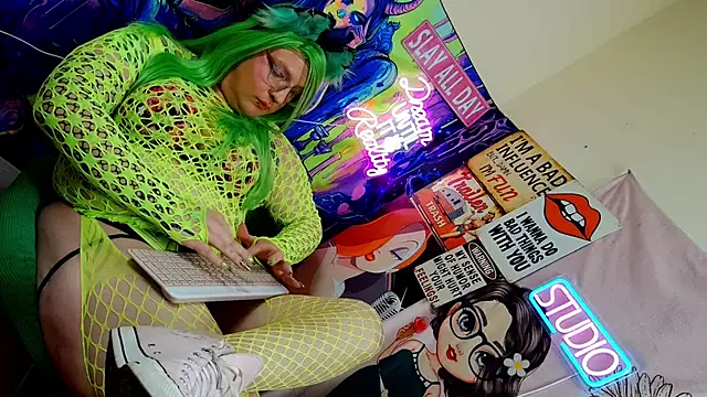 Snapshot of Blakelytgirl chatting on 05.30.26 Blakelytgirl online show from 05.30.26