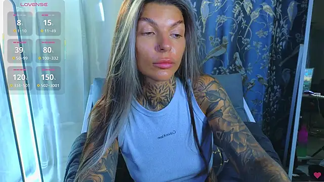 Snapshot of tattooedBabyy chatting on 10.26.25 tattooedBabyy online show from 10.26.25