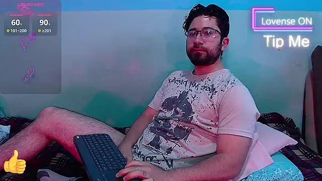 Snapshot of teddy_foster chatting on 10.31.25 teddy foster online show from 10.31.25