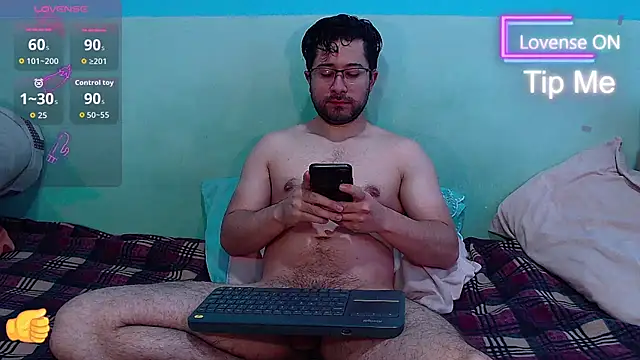 Snapshot of teddy_foster chatting on 11.20.25 teddy foster online show from 11.20.25