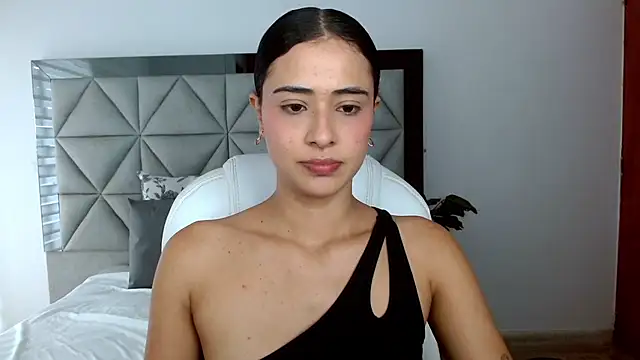 Snapshot of anny_kent chatting on 12.14.24 anny kent online show from 12.14.24