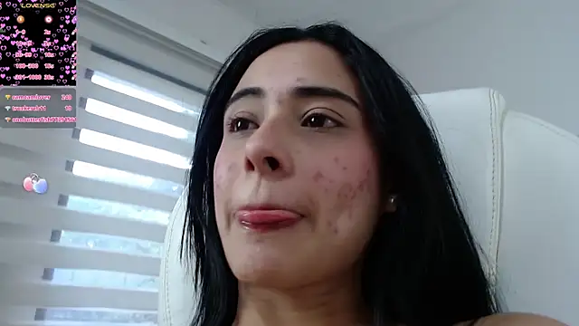 Snapshot of anny_kent chatting on 01.13.25 anny kent online show from 01.13.25