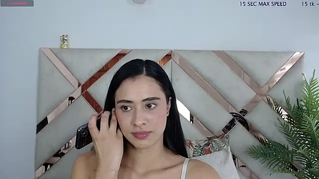 Snapshot of anny_kent chatting on 02.25.25 anny kent online show from 02.25.25