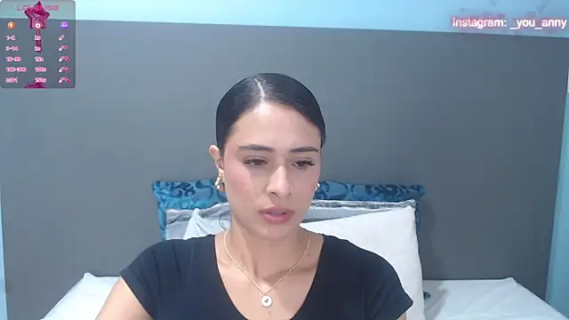 Snapshot of anny_kent chatting on 03.21.25 anny kent online show from 03.21.25