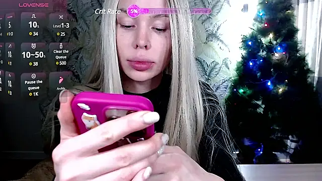 Snapshot of Marmalade_Fox chatting on 01.04.25 Marmalade Fox online show from 01.04.25