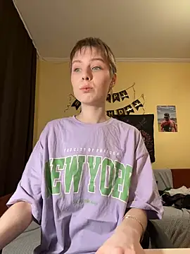 Snapshot of Crayzy_Luv chatting on 03.10.25 Crayzy Luv online show from 03.10.25