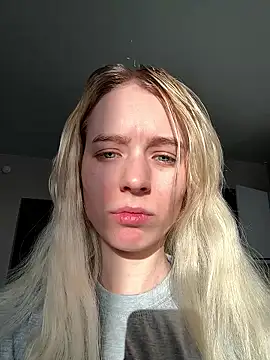 Snapshot of Crayzy_Luv chatting on 01.14.26 Crayzy Luv online show from 01.14.26