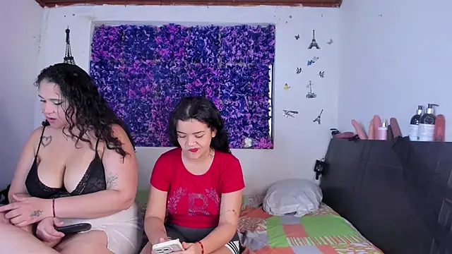 Snapshot of sharon_strom chatting on 11.21.25 sharon strom online show from 11.21.25