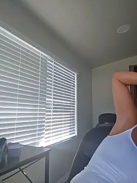 Snapshot of Dixiefaye_Pika chatting on 11.21.25 Dixiefaye Pika online show from 11.21.25