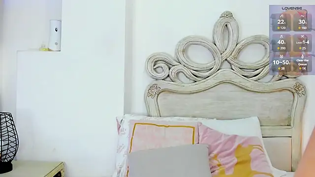 Valerith Vega  online show from 11.29.25