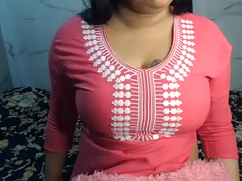 Snapshot of Trezza chatting on 03.06.26 Trezza online show from 03.06.26